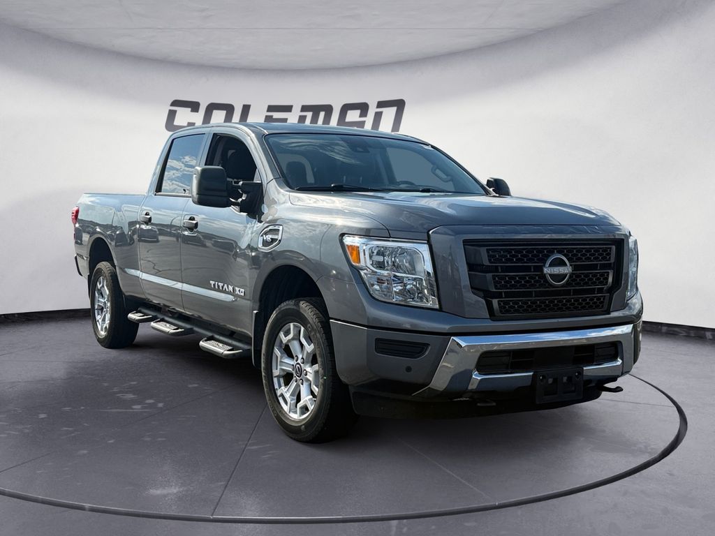 2023 Nissan Titan SV photo 7