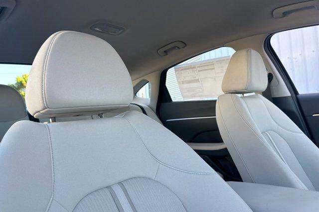 2026 Hyundai Sonata Hybrid Blue photo 16