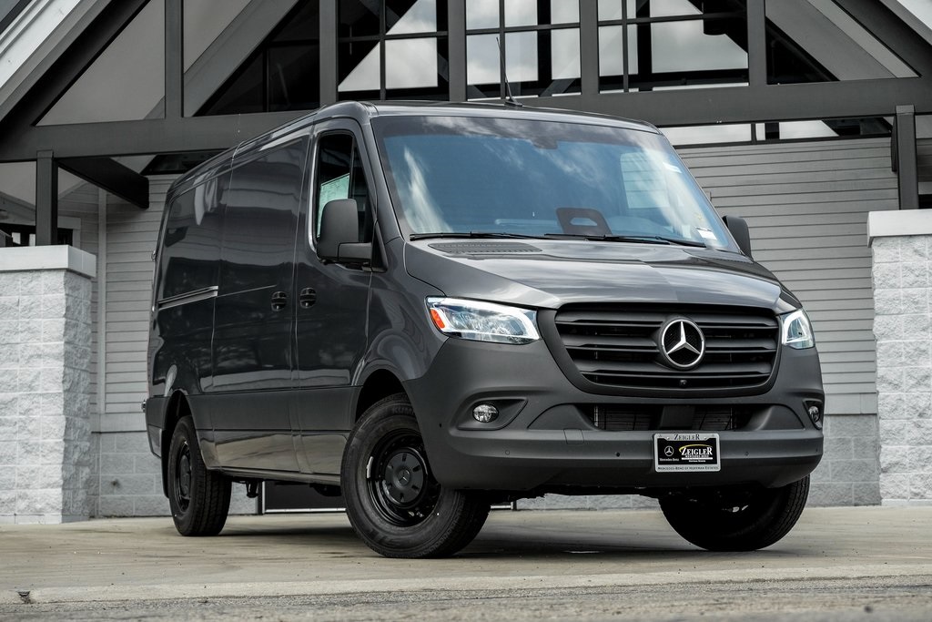 2025 Mercedes-Benz Sprinter Cargo Van Base's photo