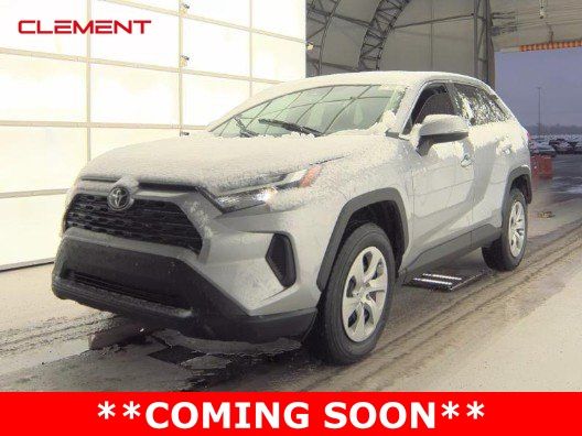 2024 Toyota RAV4 LE's photo