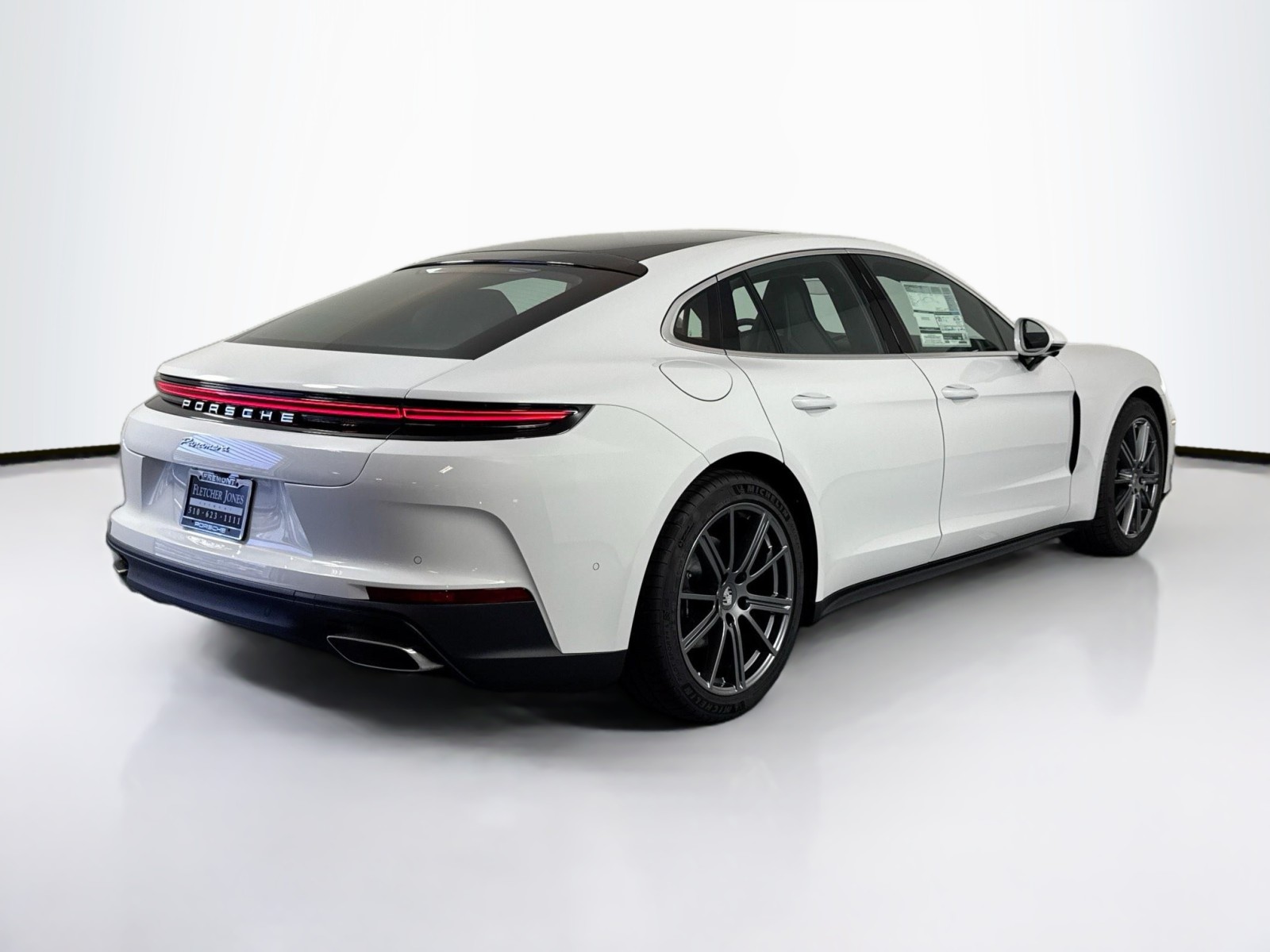 2025 Porsche Panamera 4 photo 9