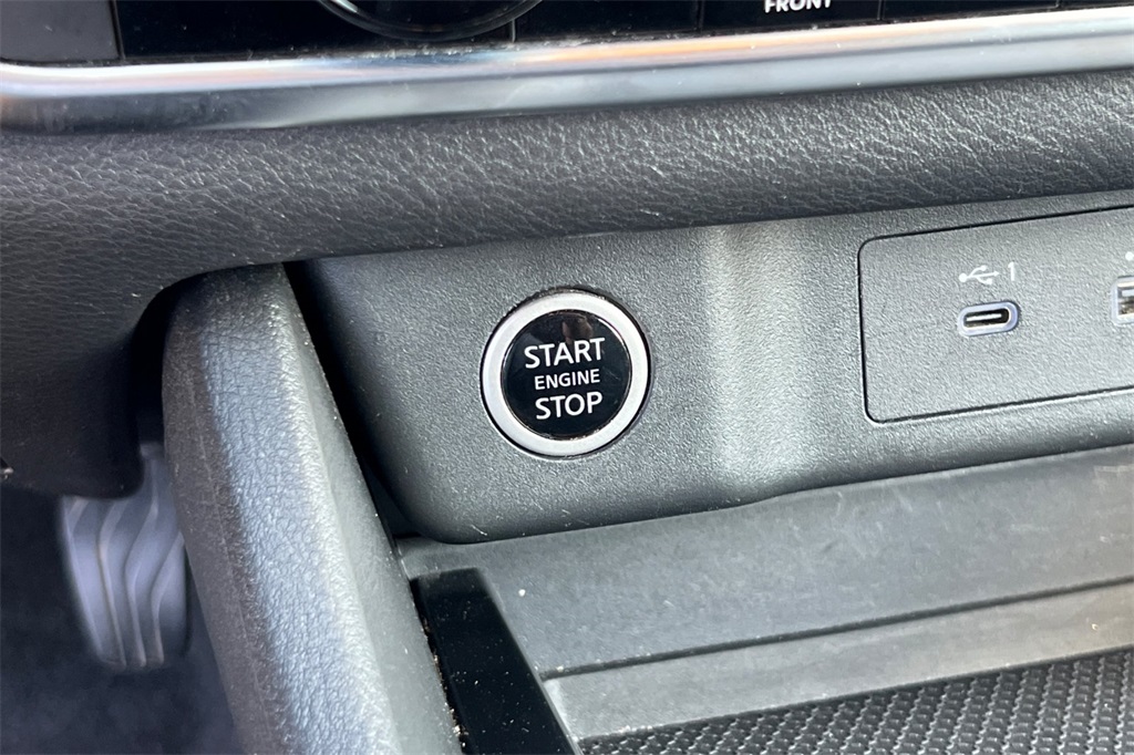 2023 Nissan Rogue SV photo 27