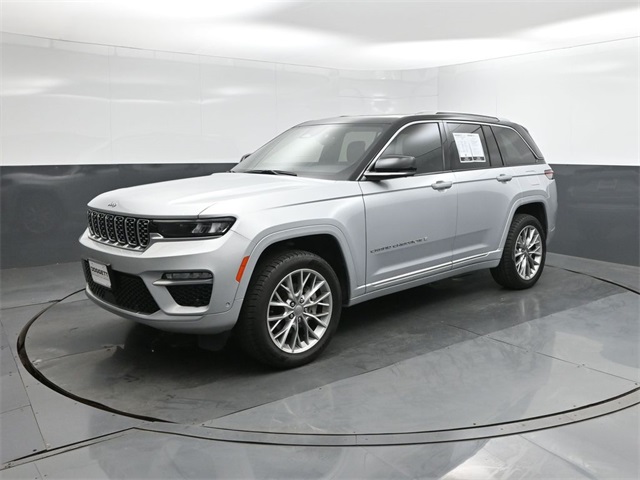 2022 Jeep Grand Cherokee Summit's photo