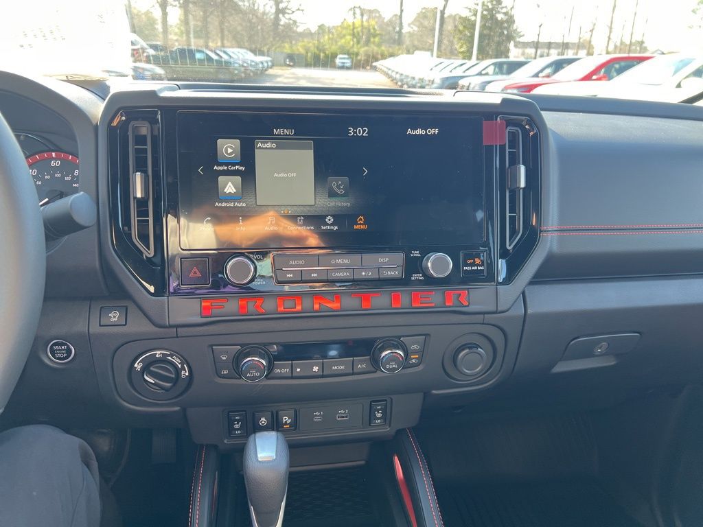 2025 Nissan Frontier Crew Cab PRO-4X photo 9