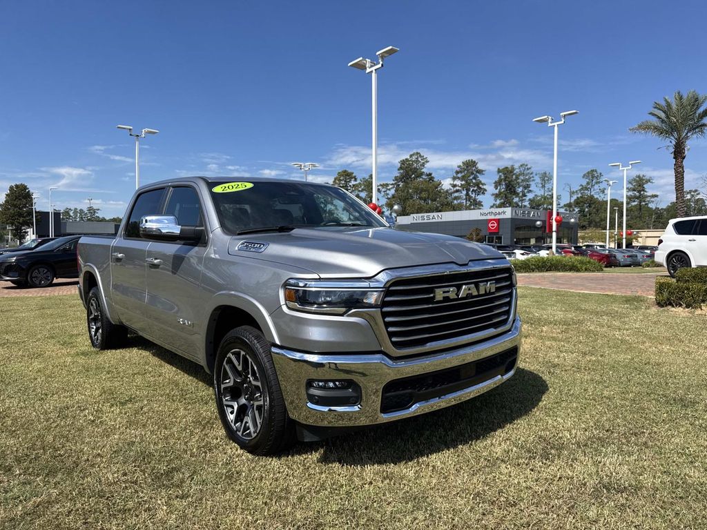 2025 Ram 1500 Laramie photo 3