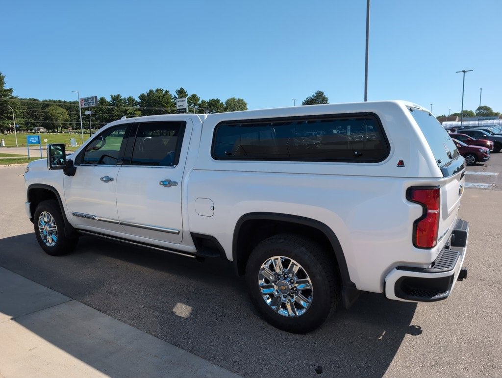 2024 Chevrolet Silverado High Country photo 6