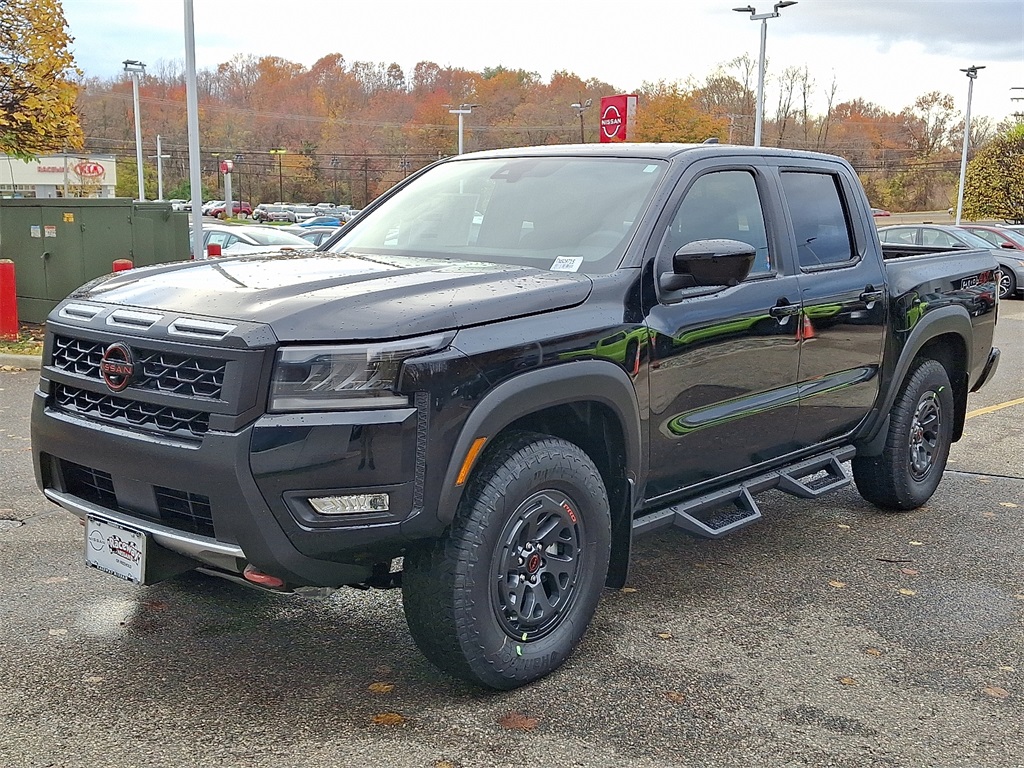 2026 Nissan Frontier PRO-4X photo 2