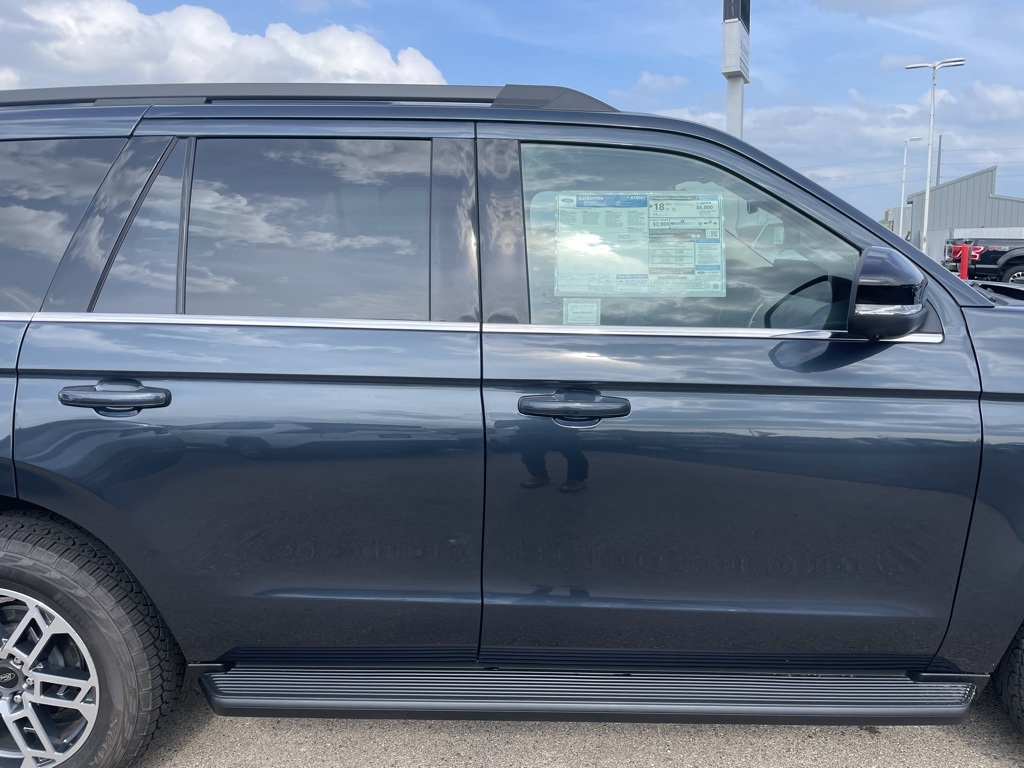 2025 Ford Expedition photo 37