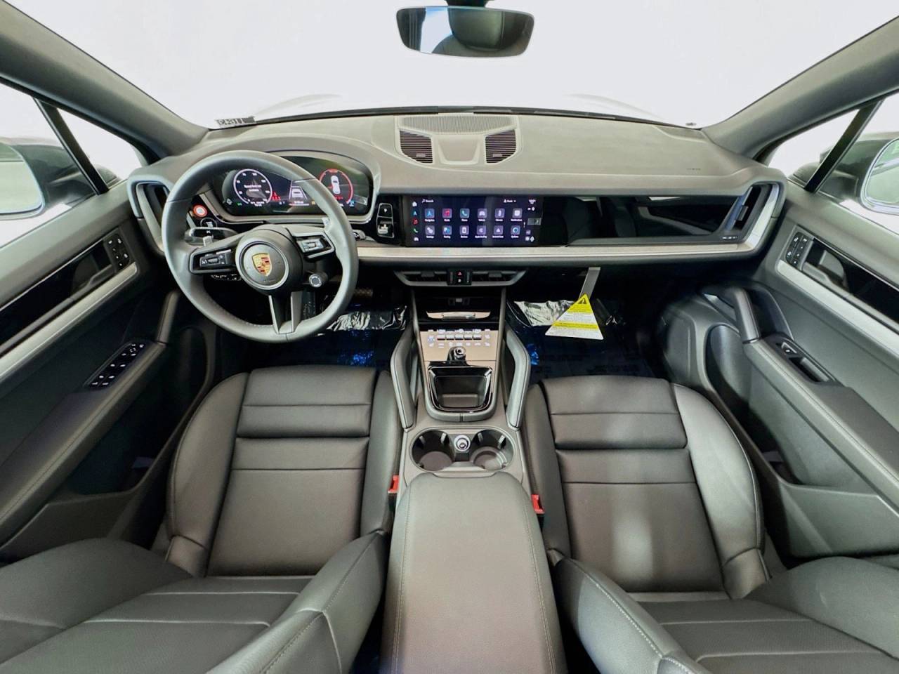 2025 Porsche Cayenne photo 18