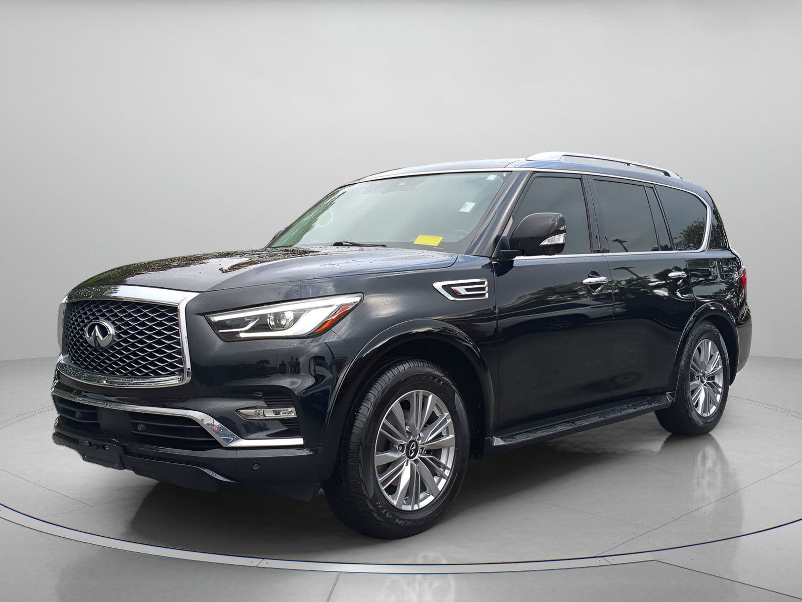2021 INFINITI QX80's photo