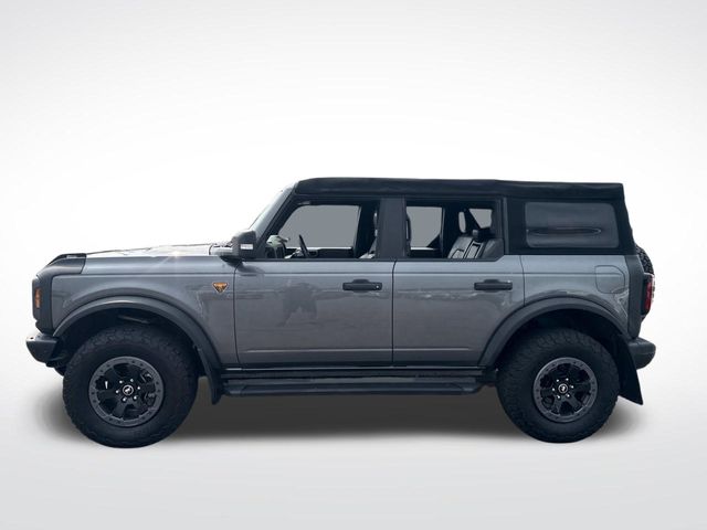 2022 Ford Bronco Badlands photo 2