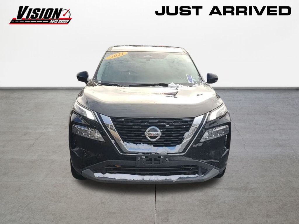 2021 Nissan Rogue SV photo 2