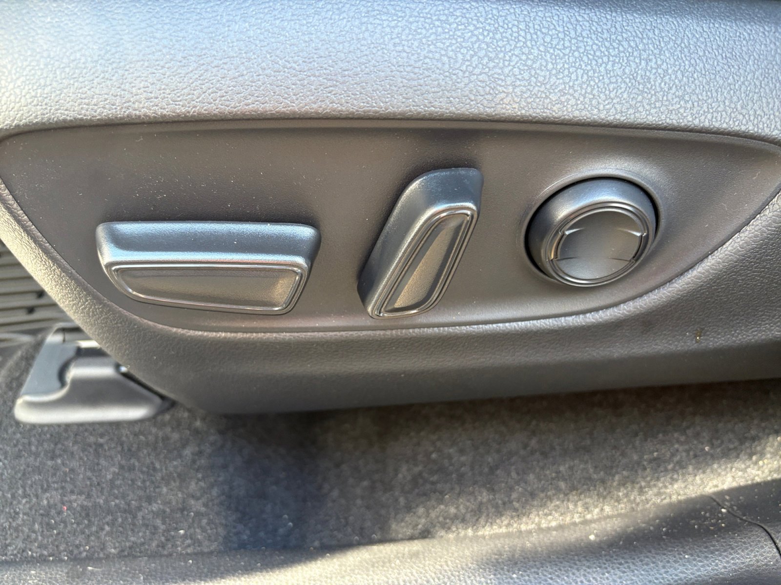 2025 Toyota RAV4 Prime XSE Premium photo 8