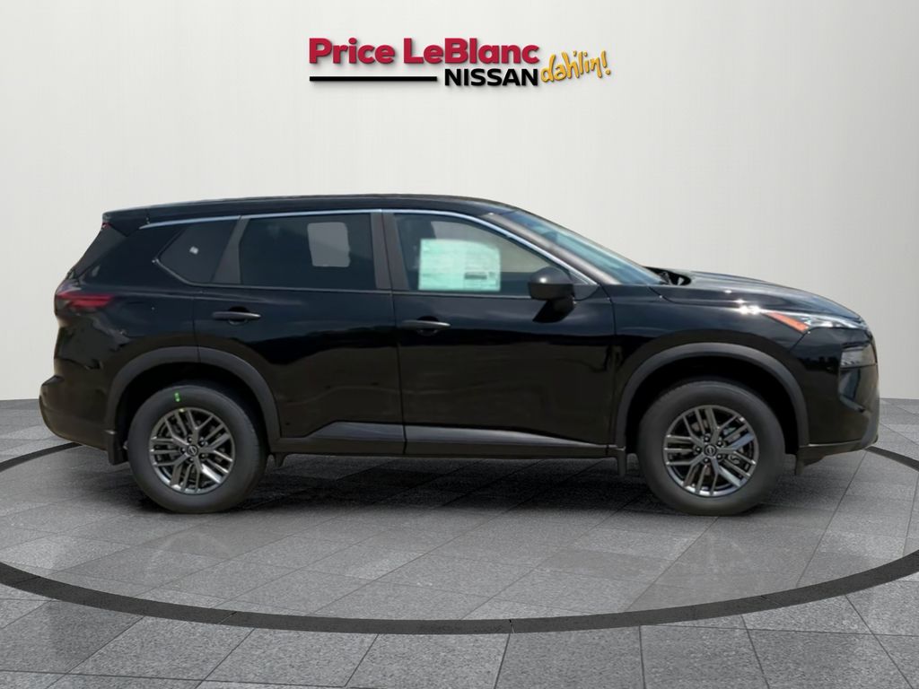 2026 Nissan Rogue S photo 8