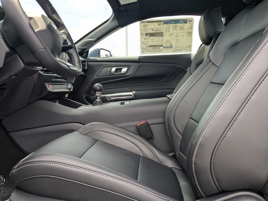 2025 Ford Mustang GT Premium photo 13