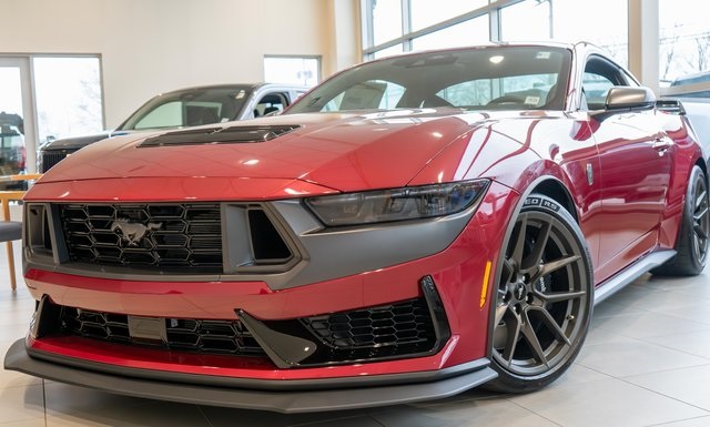 2025 Ford Mustang Dark Horse's photo
