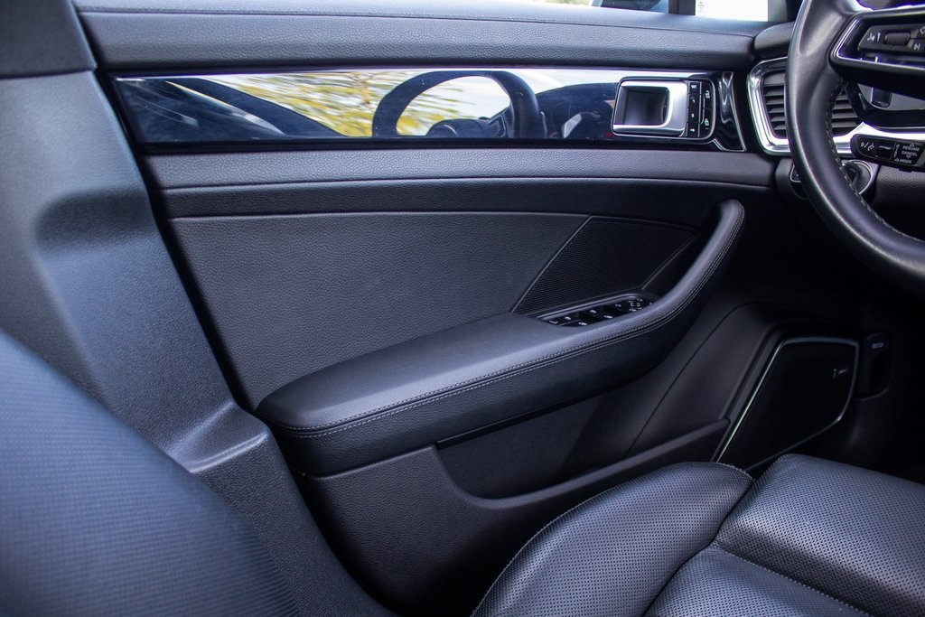 2021 Porsche Panamera 4 photo 19