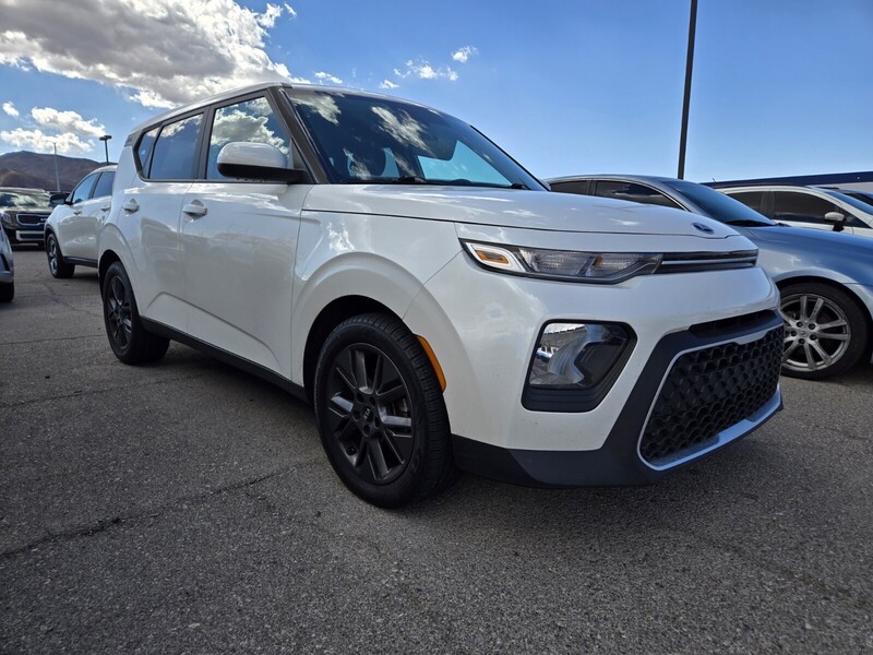 2021 Kia Soul LX S X-Line photo 2
