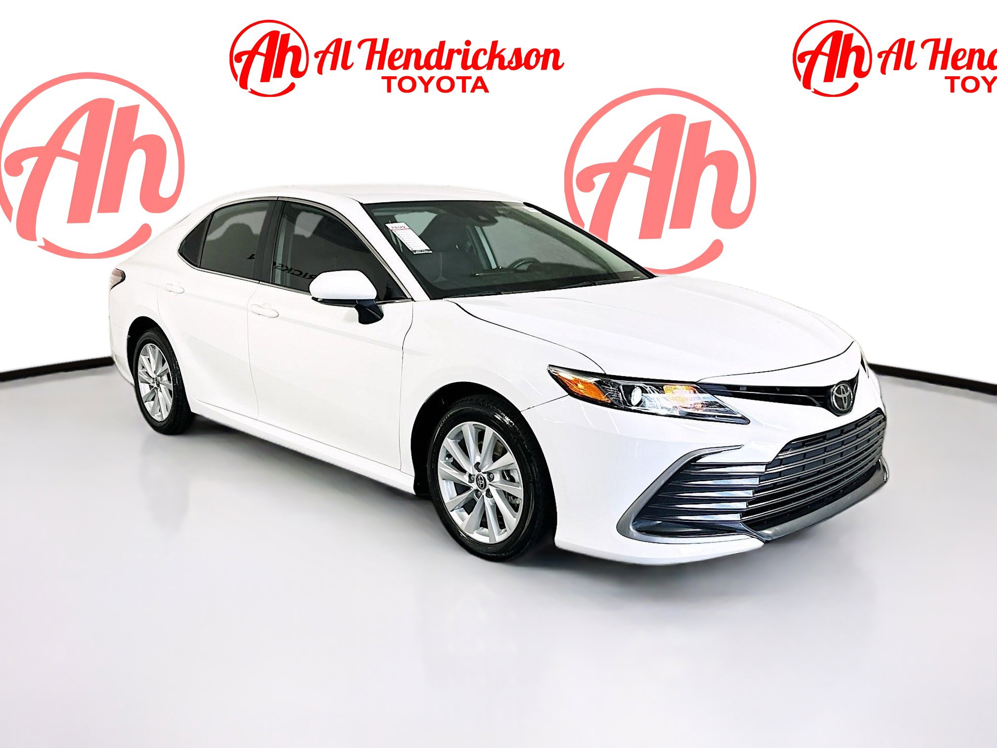 2024 Toyota Camry LE's photo