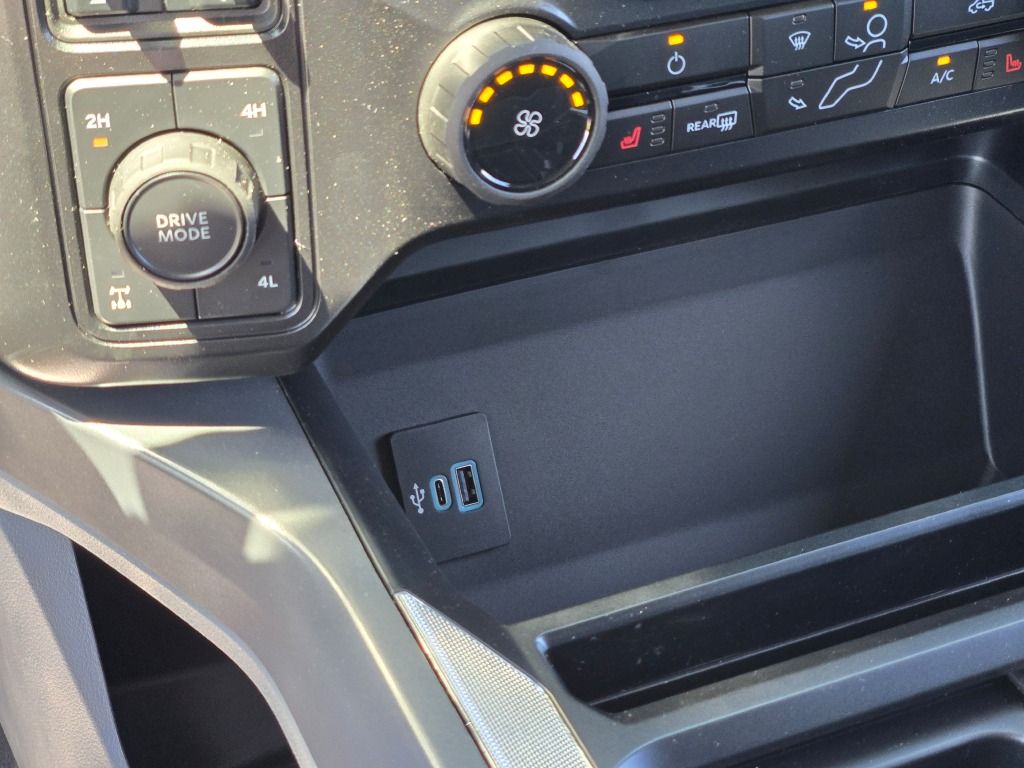 2025 Ford F-250 XLT photo 27