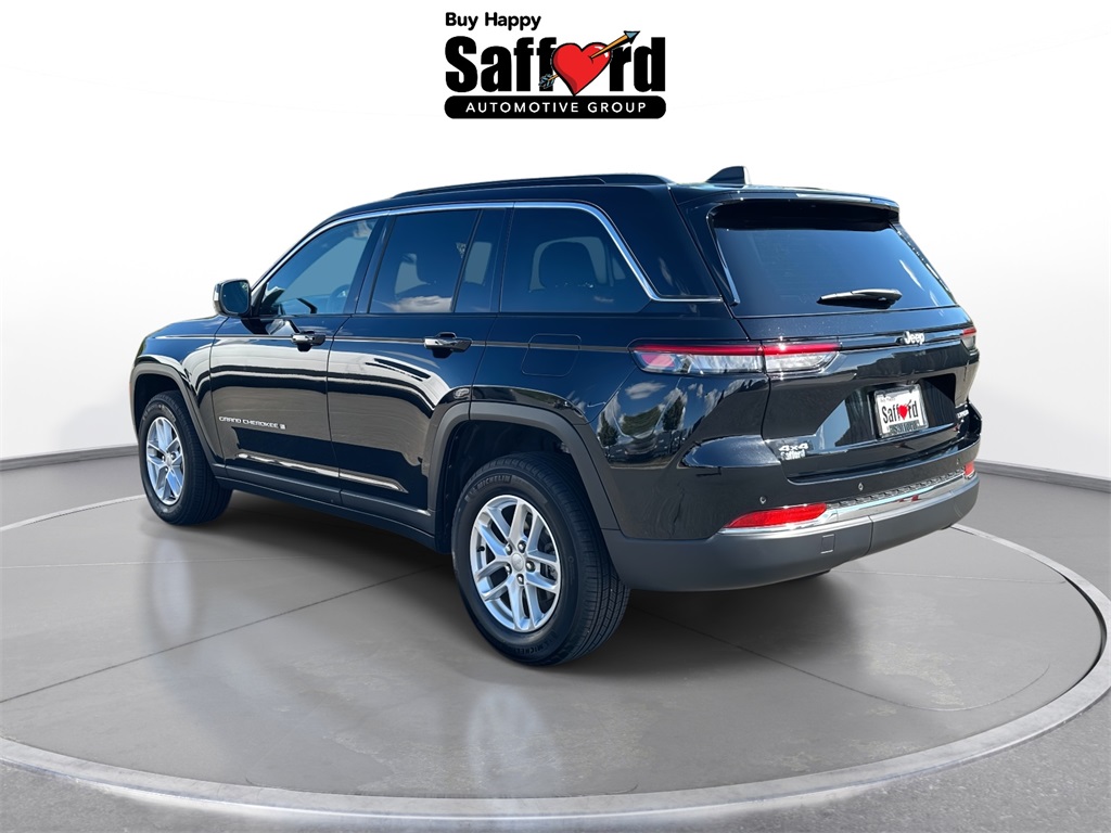 2025 Jeep Grand Cherokee Laredo photo 4