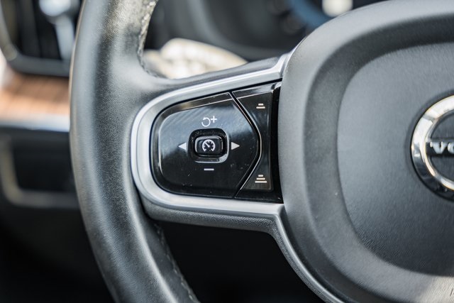 2023 Volvo XC60 Plus photo 23