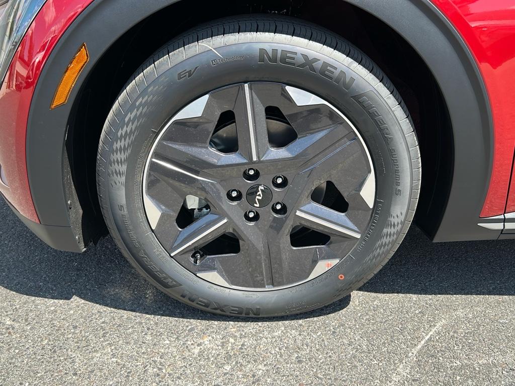 2025 Kia EV6 Light photo 8