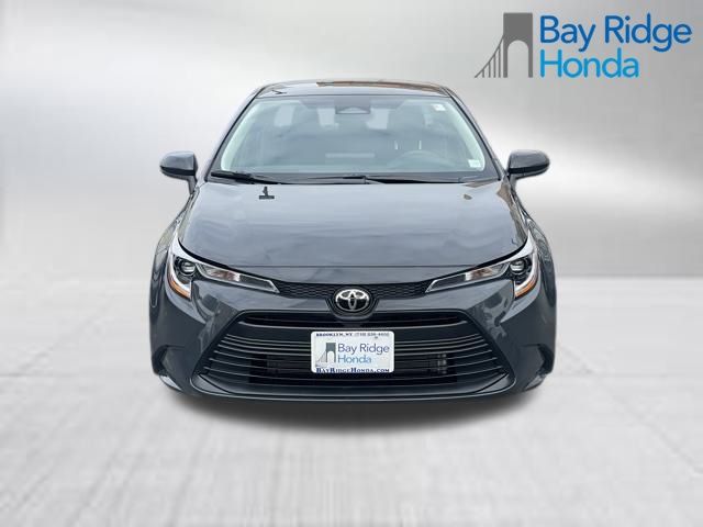 2025 Toyota Corolla LE photo 2