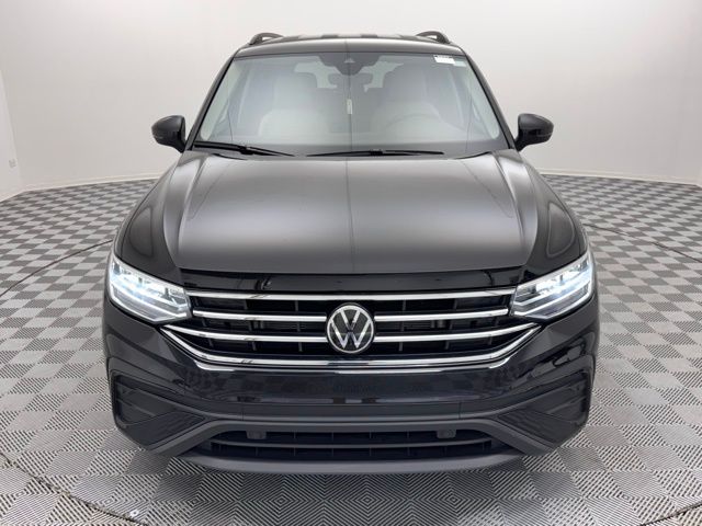 2024 Volkswagen Tiguan S photo 2