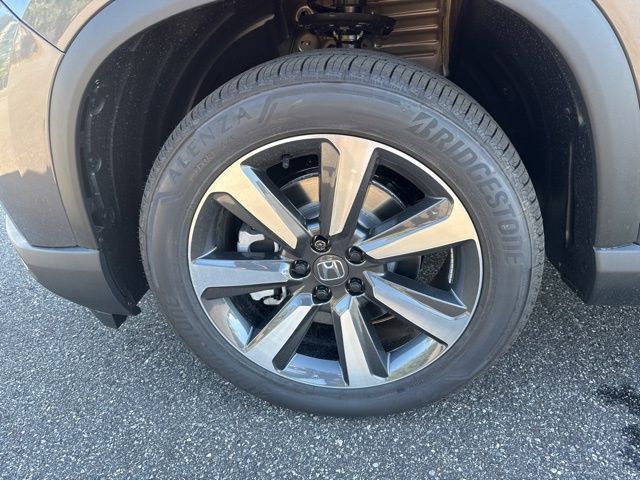 2025 Honda Pilot Touring photo 3