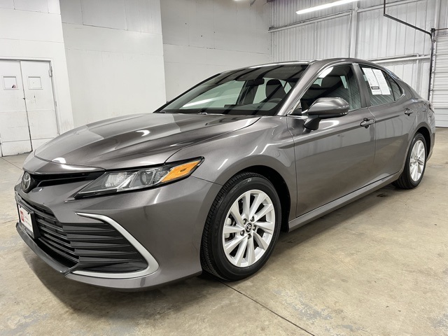 2024 Toyota Camry LE photo 3