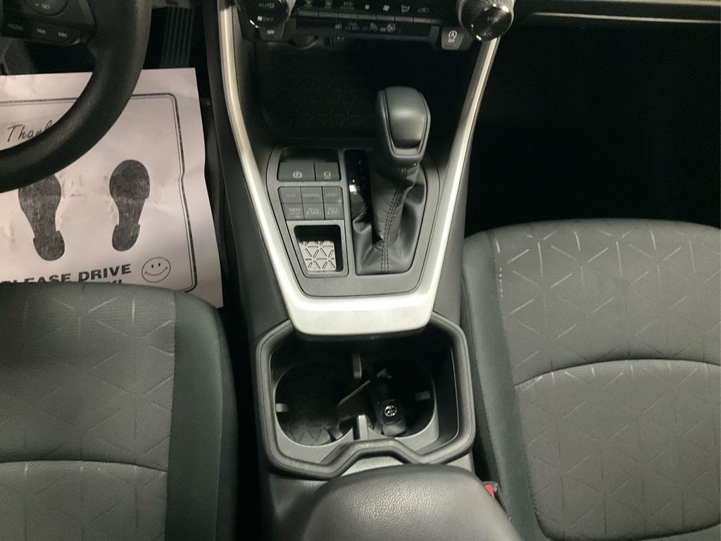 2023 Toyota RAV4 XLE photo 11