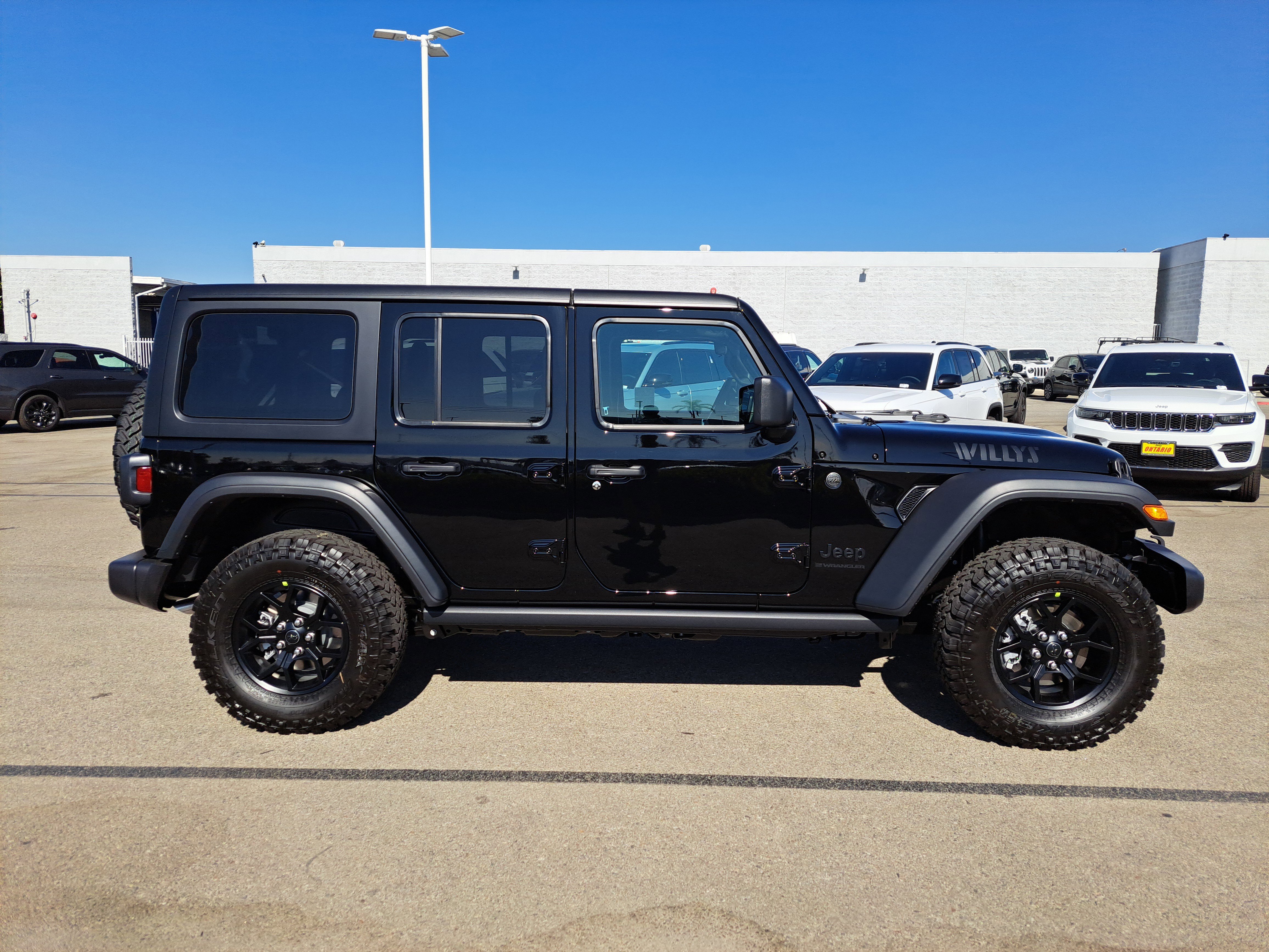 2025 Jeep Wrangler Willys photo 2