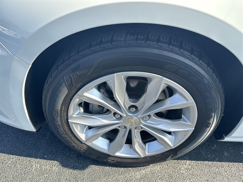 2023 Chevrolet Malibu 1LT photo 16