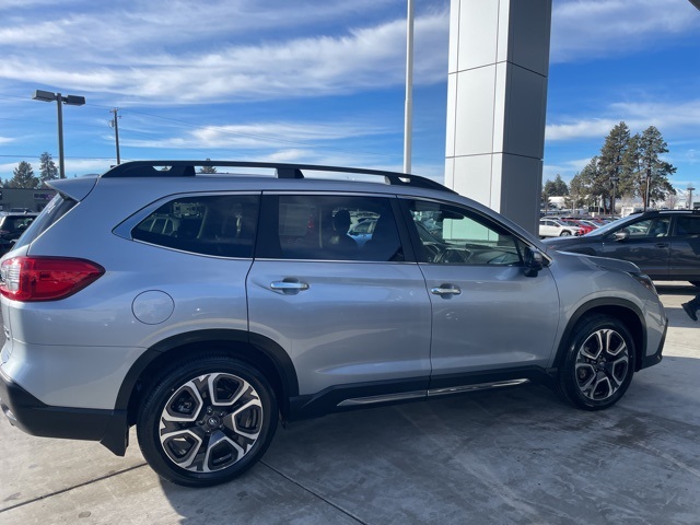 2023 Subaru Ascent Touring photo 4