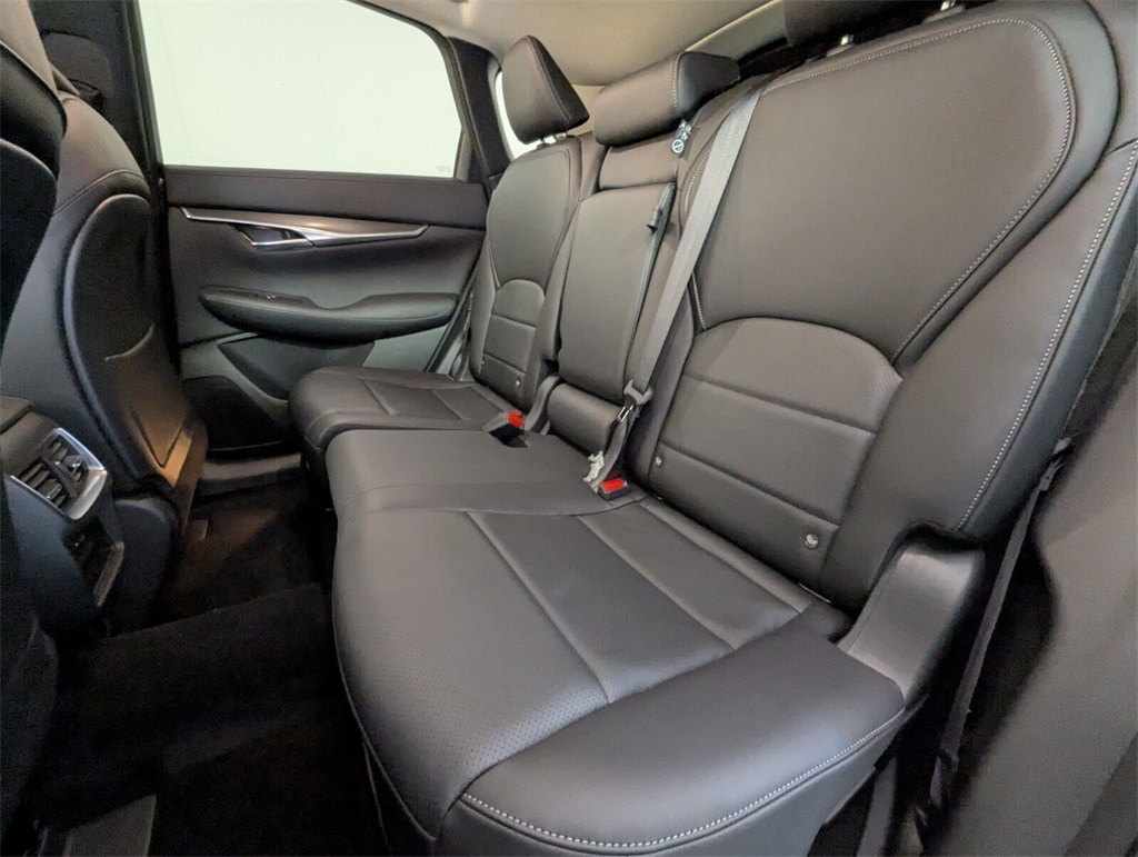 2025 Infiniti QX50 Luxe AWD photo 7
