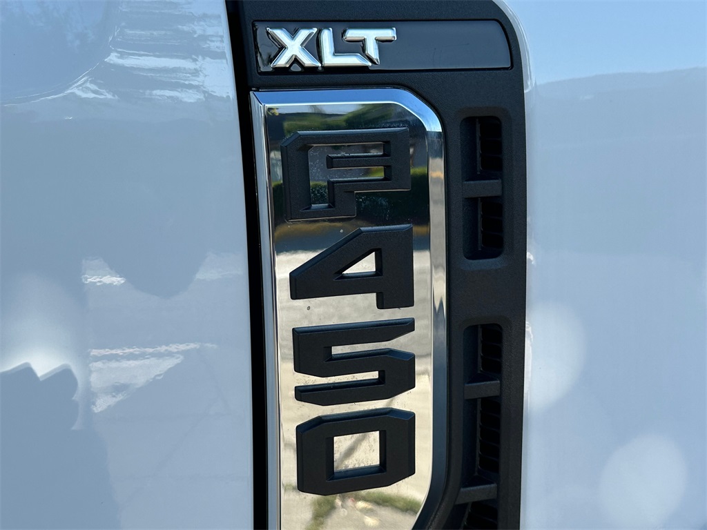 2023 Ford F-450 photo 10