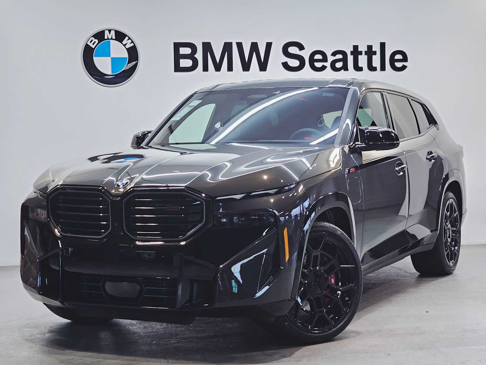 2026 BMW XM Base's photo