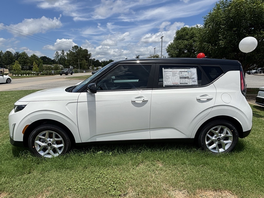 2025 Kia Soul LX S photo 4