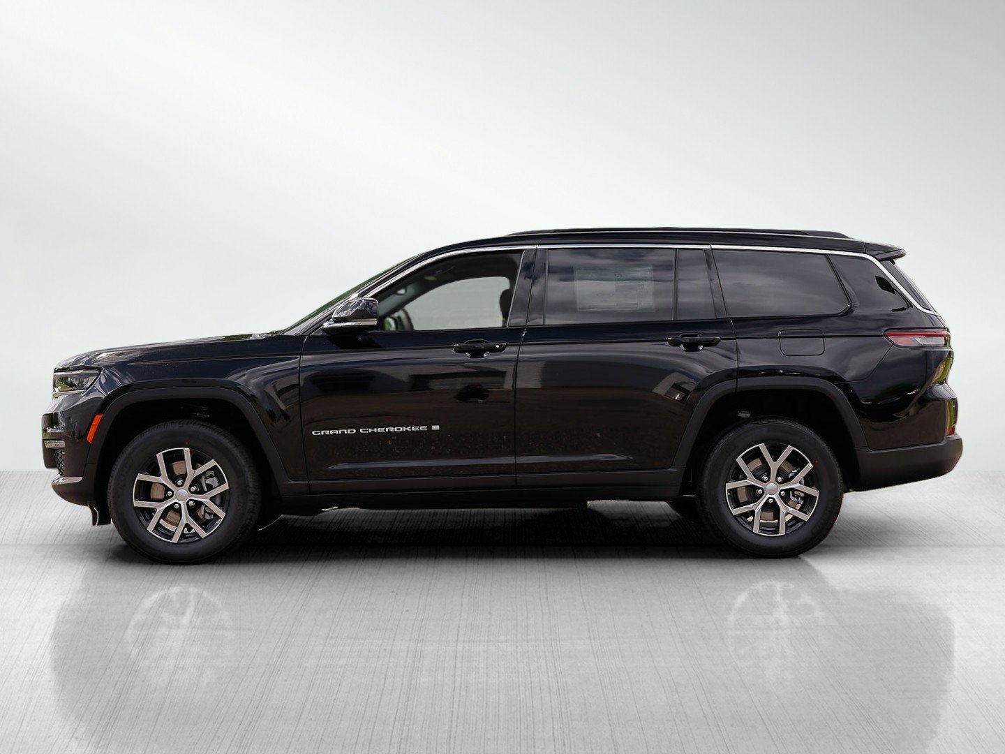 2025 Jeep Grand Cherokee Limited photo 3