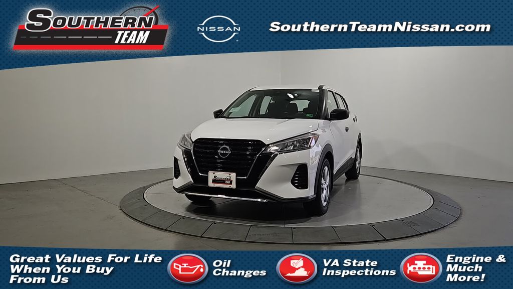 2025 Nissan KICKS PLAY Base's photo