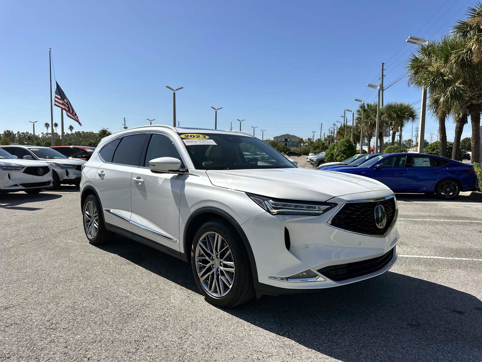 2023 Acura MDX SH-AWD Advance photo 2