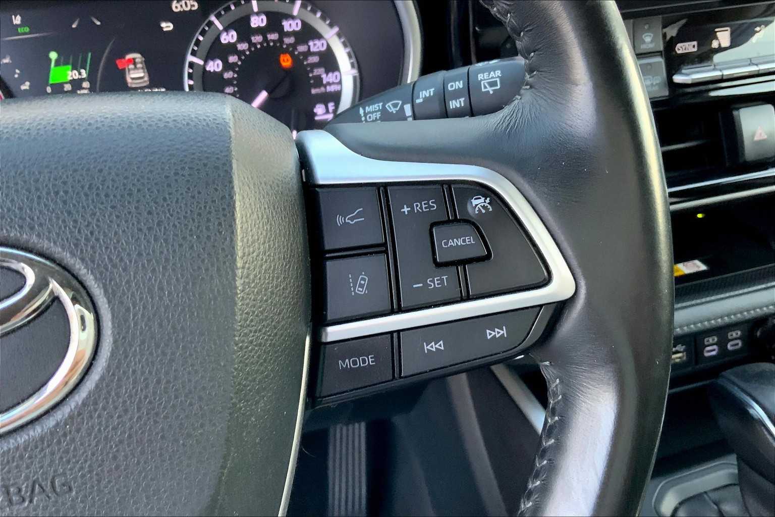 2023 Toyota Highlander XLE photo 23