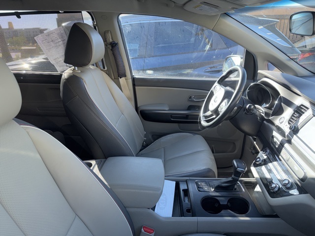 2017 Kia Sedona LX photo 3