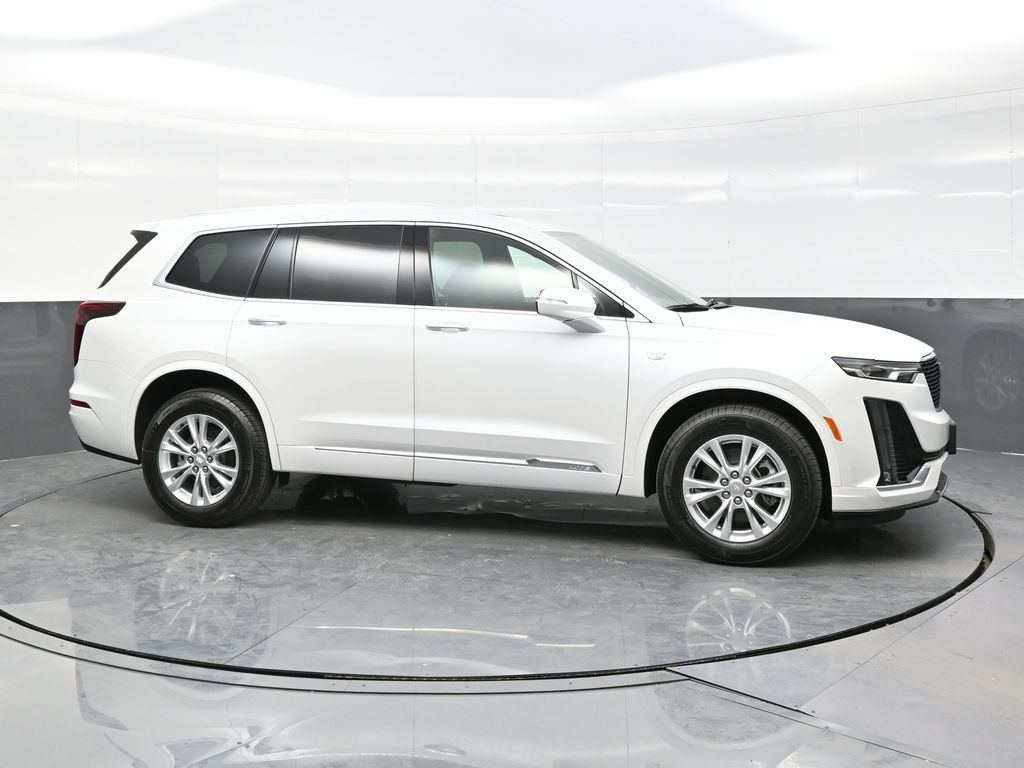 2025 Cadillac XT6 Luxury photo 7