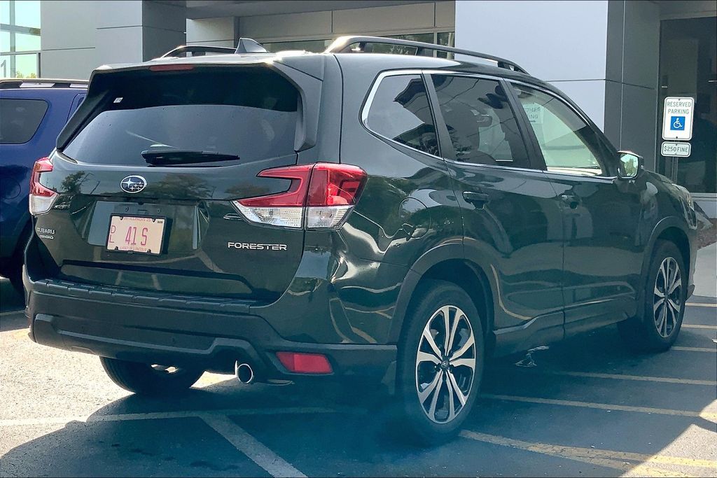 2022 Subaru Forester Limited photo 10