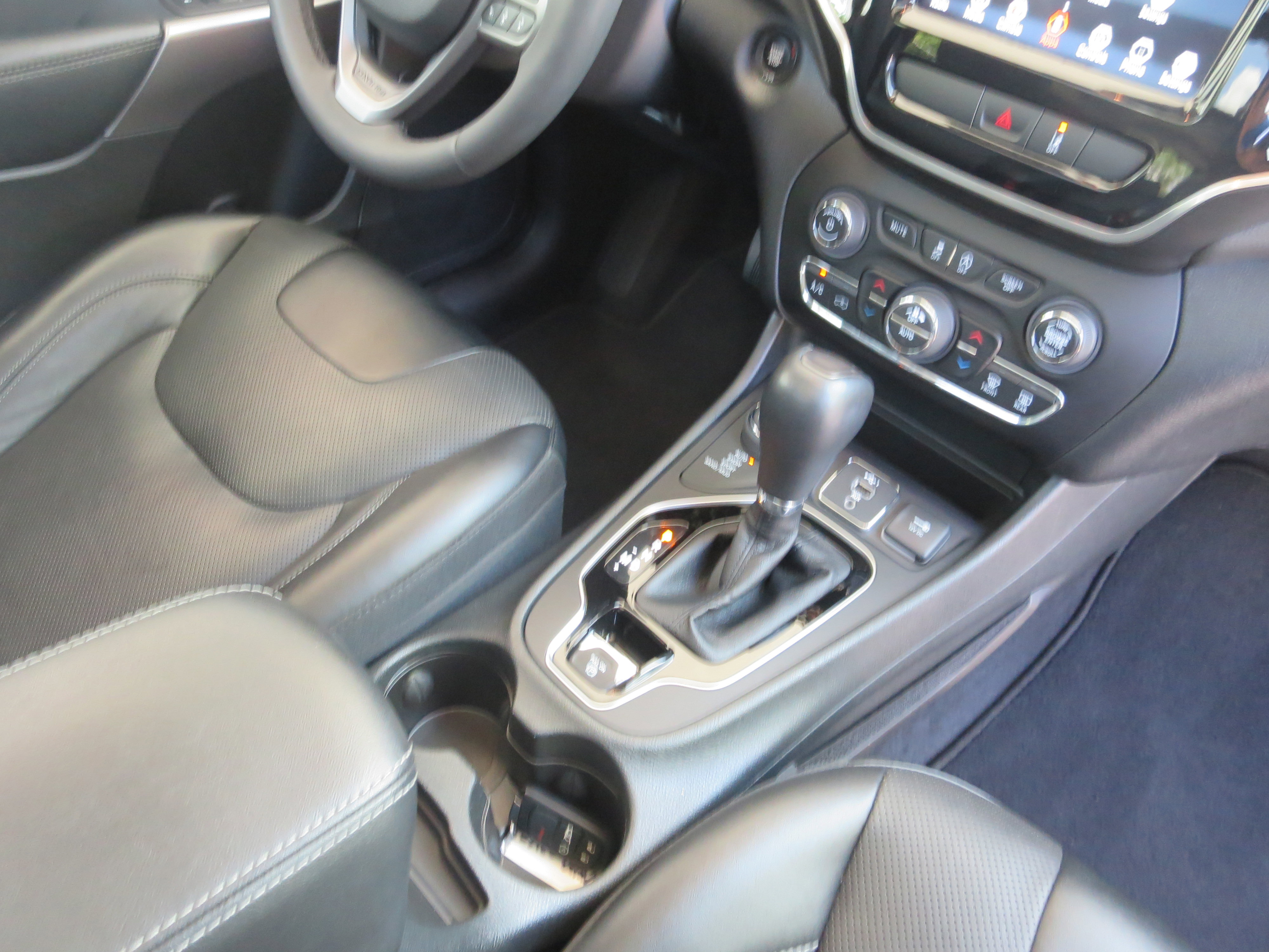 2022 Jeep Cherokee Limited photo 4
