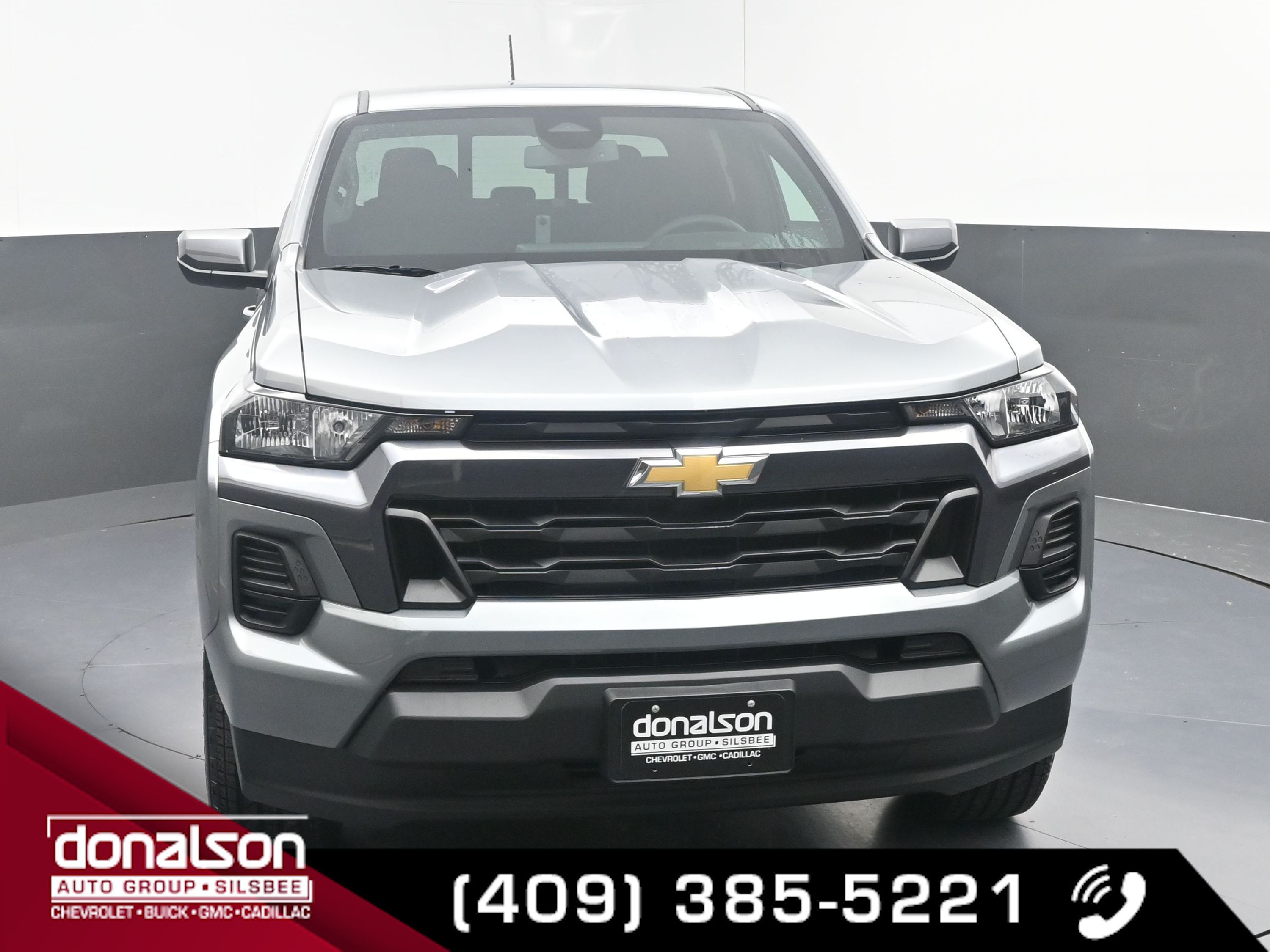 2025 Chevrolet Colorado Work Truck LT photo 2