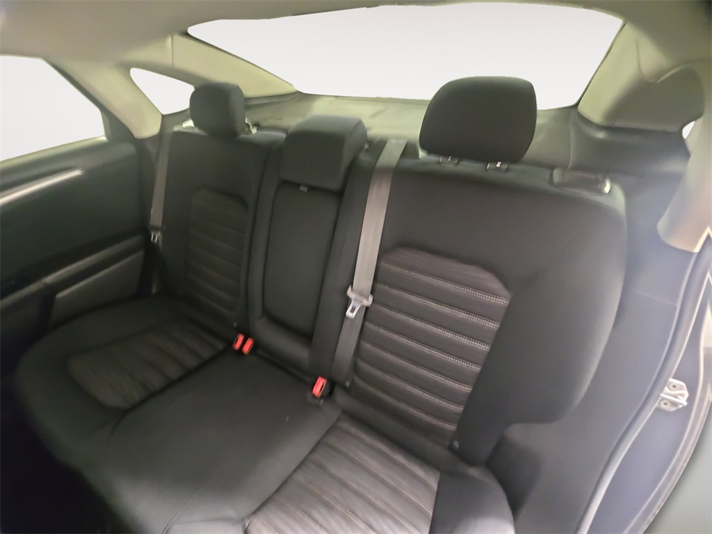 2016 Ford Fusion SE photo 13