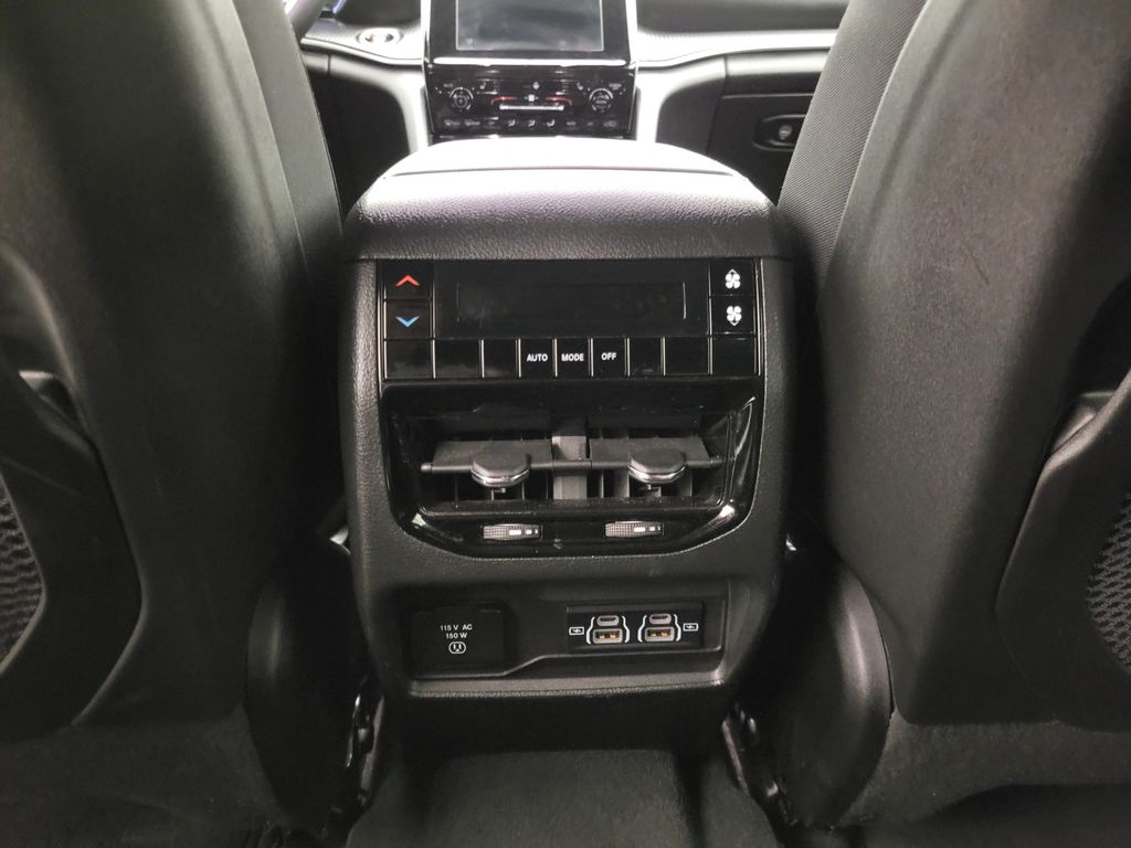 2024 Jeep Grand Cherokee Altitude photo 26